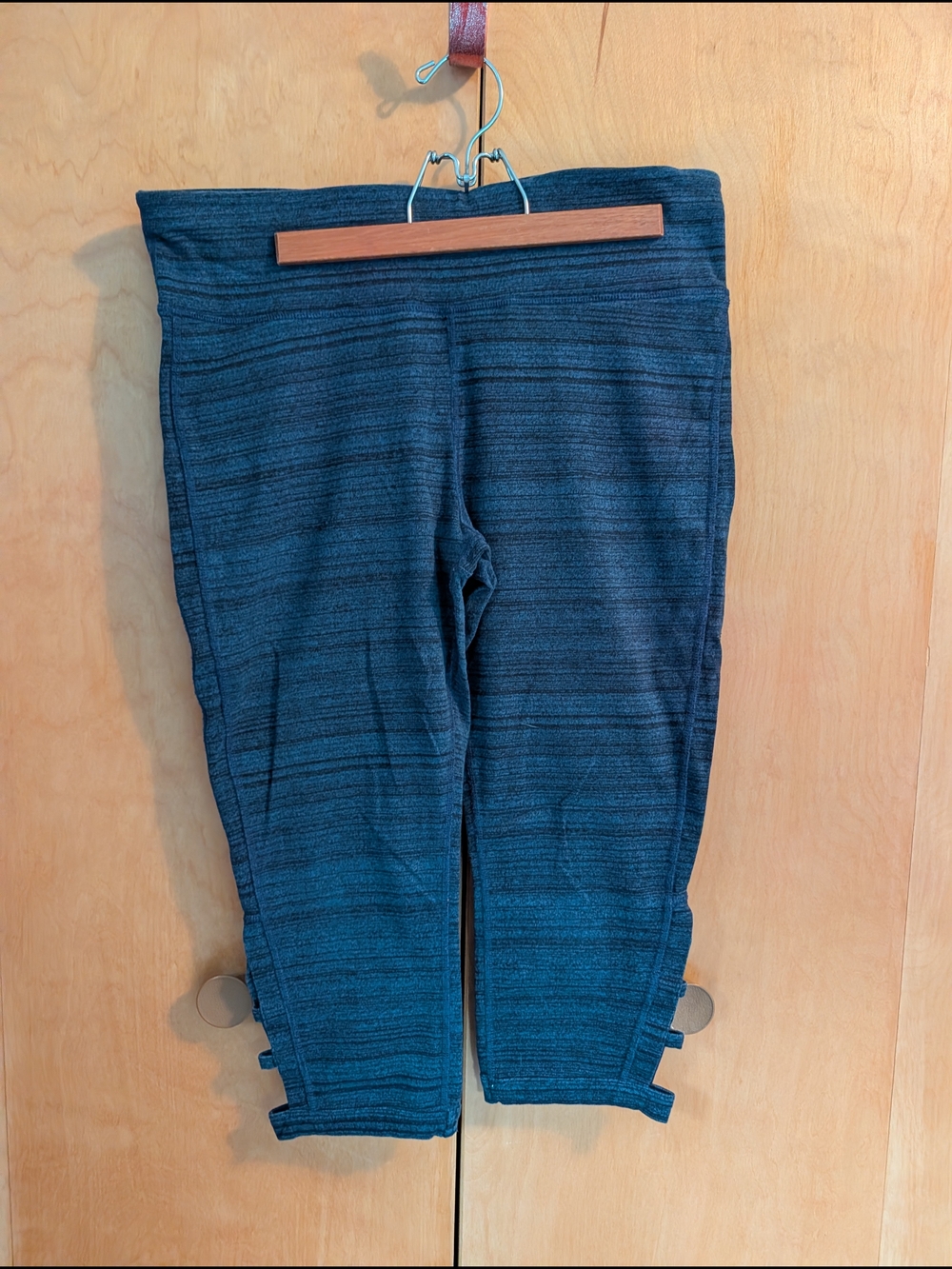 Xersion Dark Navy Striped Capri Leggings